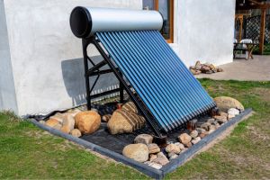 Solarthermie-Anlage im Garten
