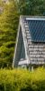 Solarthermie-Anlage auf einem Holzdach
